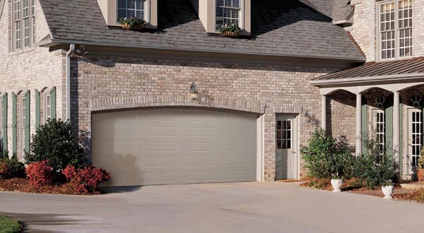 Heritage-2 image Heritage traditional garage door, view 2