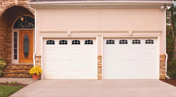 Heritage-3 image Heritage traditional garage door, view 3