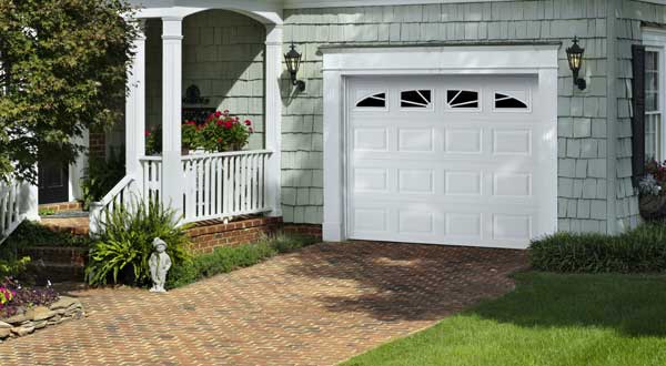 Lincoln-3 image Lincoln traditional garage door, view 3