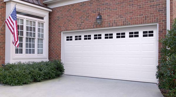 Stratford-2 image Stratford traditional garage door, view 2