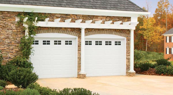 Stratford-4 image Stratford traditional garage door, view 4
