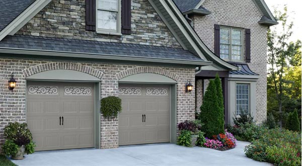 OakSummit-3 image Oak Summit carriage house garage door, view 3